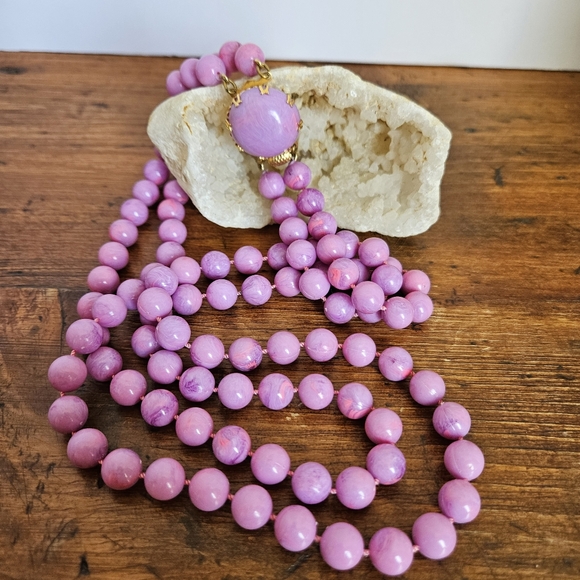 Vintage Mid-Century Multistrand Bright Purple/Pink Beaded Necklace Box Clasp - Picture 1 of 13